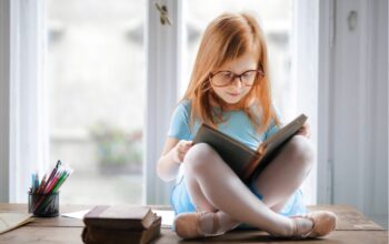 enfant-qui-lit-1024x726 enfant-qui-lit-1024x726